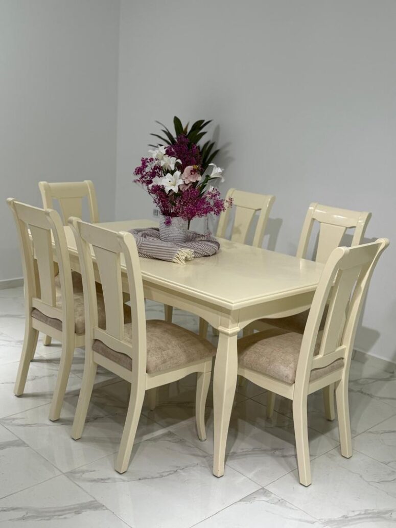 TABLE HM BEIGE 06 CHAISES
